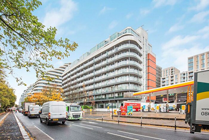 1 Bedroom Flat To Rent In Queenstown Road, Clapham, SW11