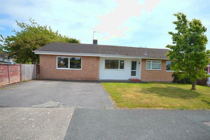 3 Bedroom Detached Bungalow To Rent In Tithebarn Road, Parkgate, CH64