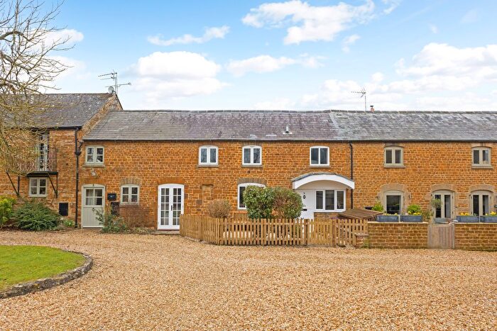2 Bedroom Cottage For Sale In Daisy Hill, Duns Tew, OX25