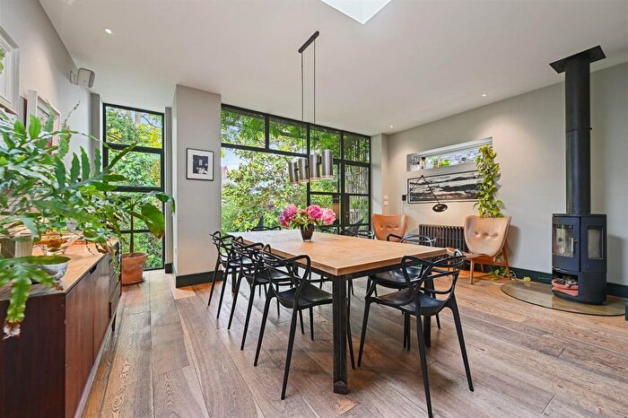 5 Bedroom Property For Sale In Goldhawk Road, London, W12