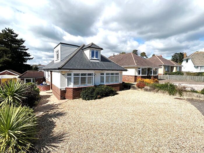 5 Bedroom Detached House For Sale In Greenacre Close, Upton, Poole, BH16