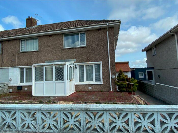 2 Bedroom Flat To Rent In Park View, Bryntirion, Bridgend, CF31