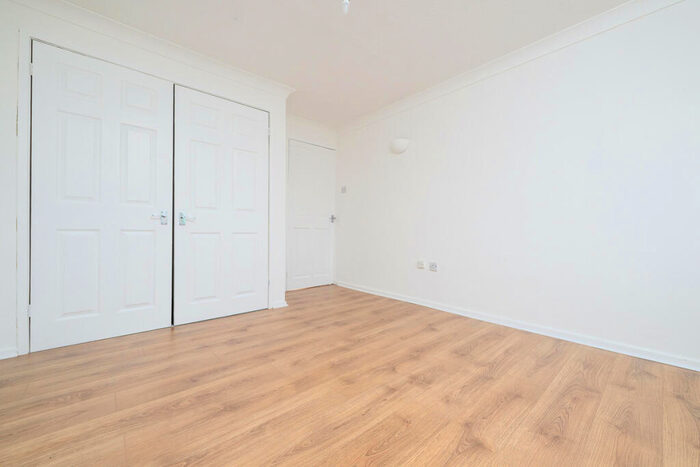 2 Bedroom Flat To Rent In Kilcreggan View, Greenock, PA15