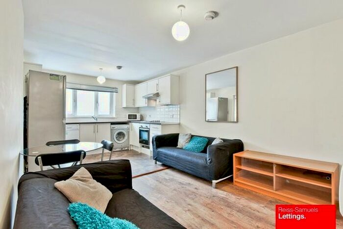 3 Bedroom Flat To Rent In Ambassador Square, Isle Of Dogs, Docklands, Isle Of Dogs, Docklands, E14