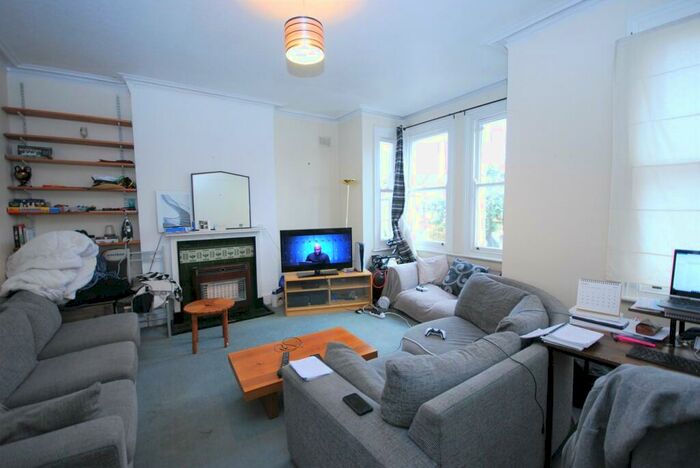 3 Bedroom Town House To Rent In Laitwood Road, London, SW12