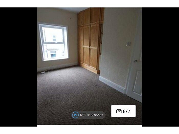 1 Bedroom Terraced House To Rent In Whitehall Street, Halifax, HX3