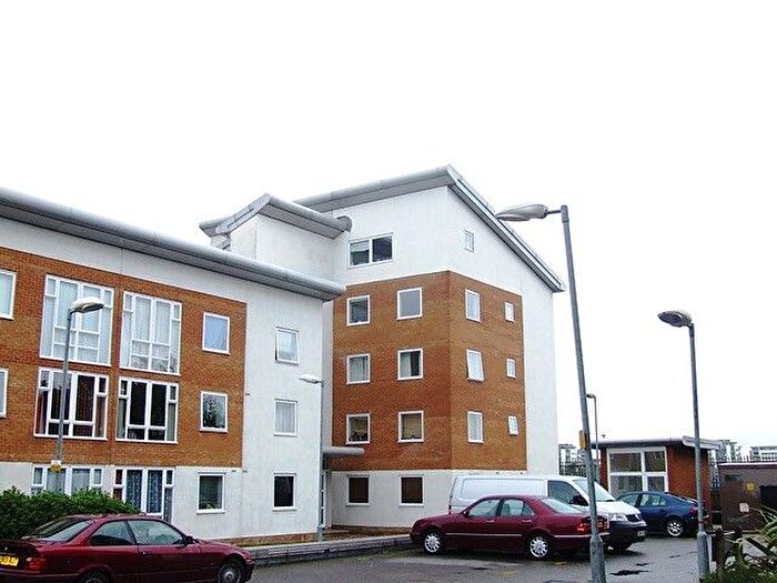 3 Bedroom Flat To Rent In Fishguard Way, E16