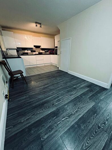 4 Bedroom Terraced House To Rent In Mead Grove, Romford, RM6