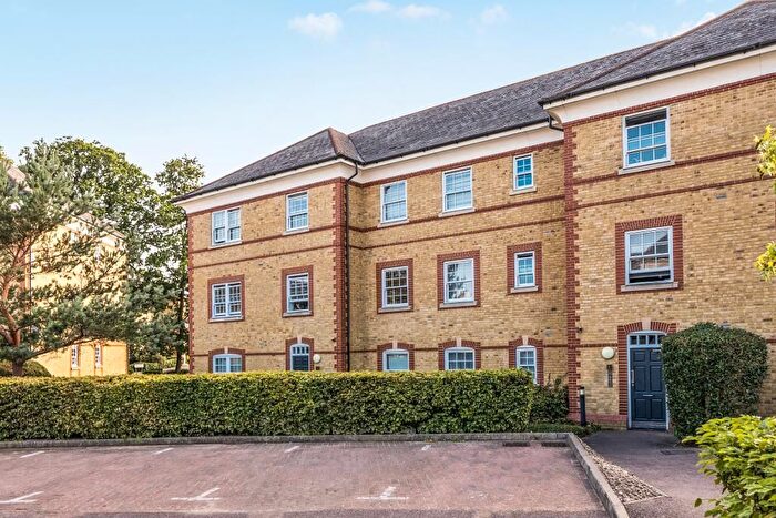 1 Bedroom Flat For Sale In Blackwell Close, Winchmore Hill, London, N21