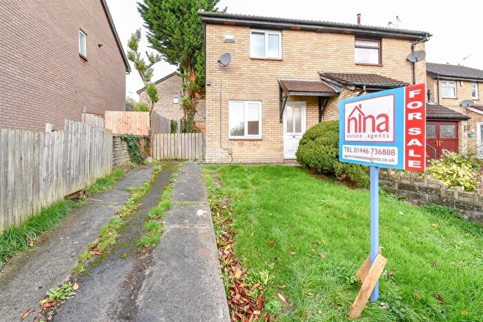 3 Bedroom Semi Detached House For Sale In Marloes Close, Barry, CF62