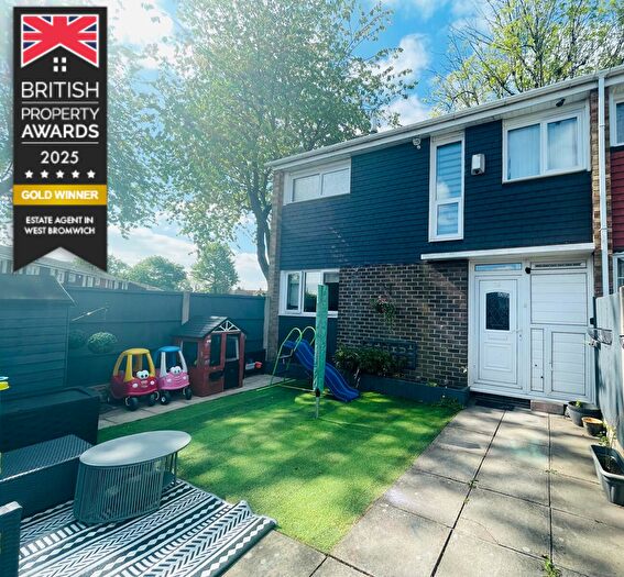 3 Bedroom Terraced House For Sale In Ramsey Close, West Bromwich, B71