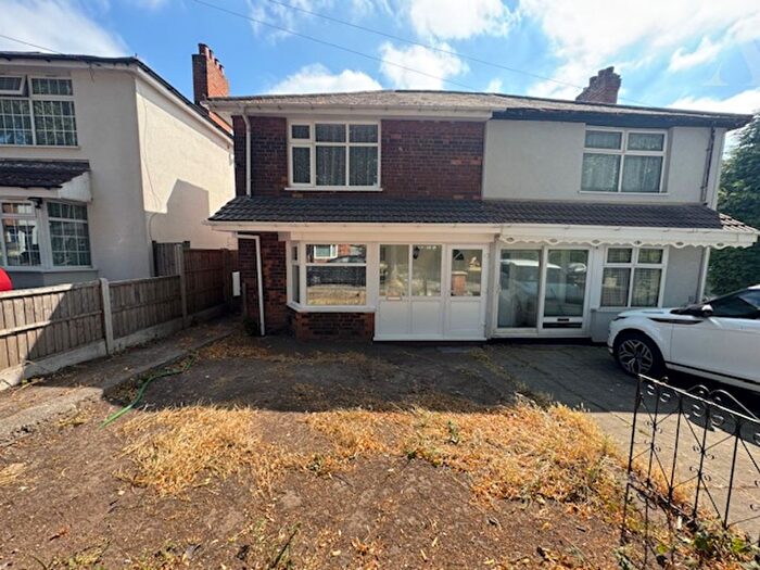 3 Bedroom Semi-Detached House For Sale In Moat House Road, Ward End, Birmingham, West Midlands, B8