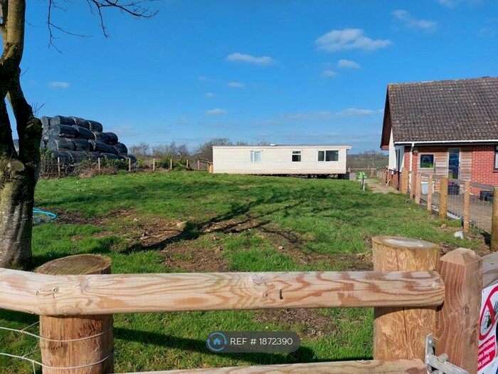 2 Bedroom Mobile/park Home To Rent In Heath Hill Farm, Winkleigh, EX19