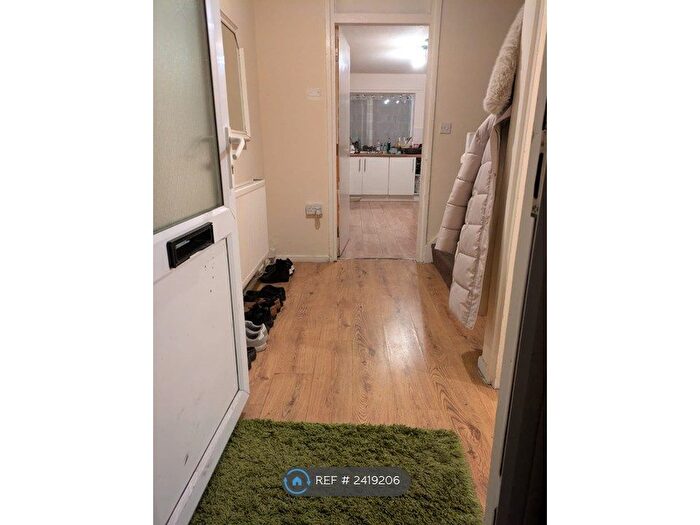 4 Bedroom Terraced House To Rent In Oxbow Close, Nottingham, NG2