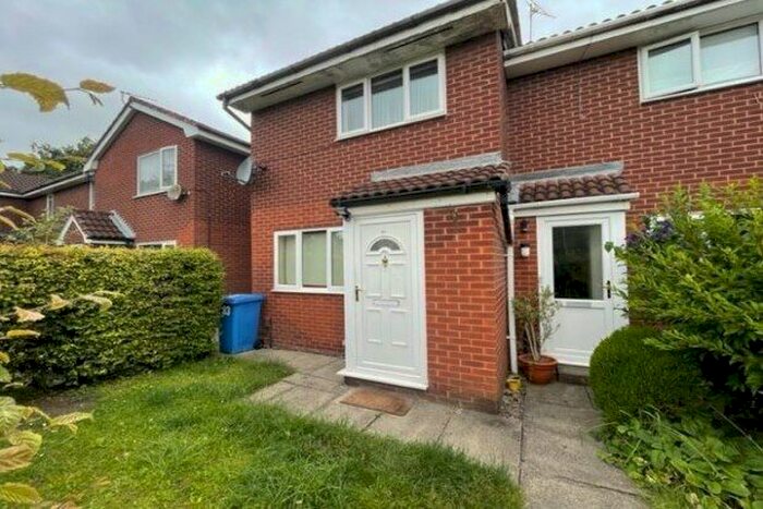 2 Bedroom Property To Rent In Dove Close, Warrington, WA3