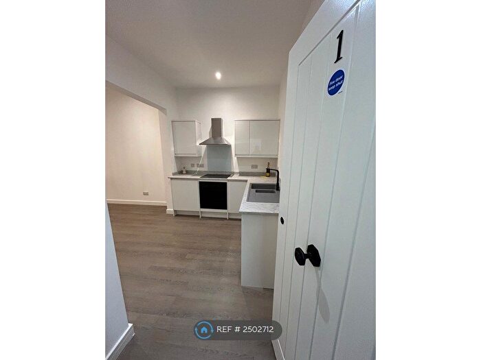 1 Bedroom Flat To Rent In Villett Street, Swindon, SN1