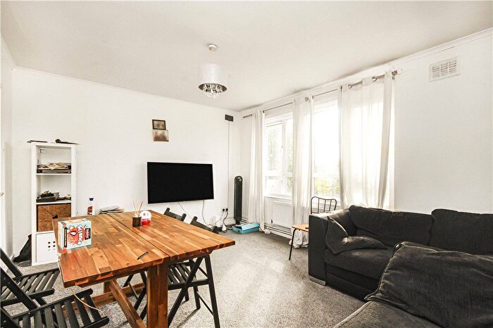 2 Bedroom Flat To Rent In Aubyn Hill, London, SE27