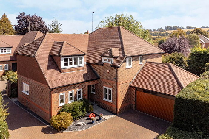 5 Bedroom Detached House For Sale In Damask Close, Tring, Hertfordshire, HP23