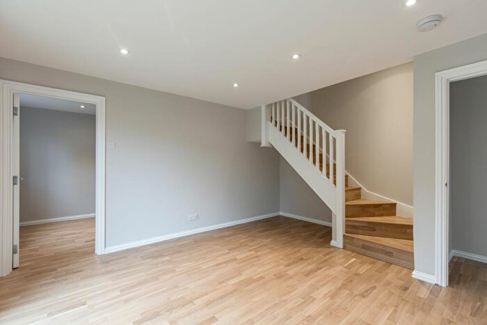 2 Bedroom Duplex To Rent In Stirling Way, Panshanger, AL7