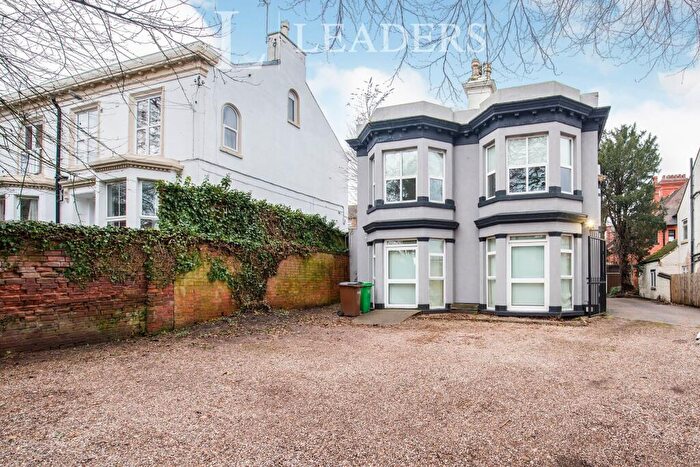 2 Bedroom Apartment To Rent In The Manse, Third Avenue, NG7