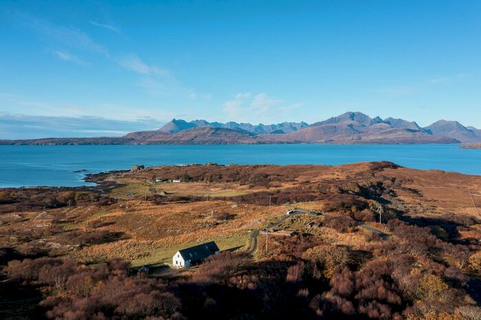 4 Bedroom Detached House For Sale In The Longhouse, Tokavaig, Isle Of Skye, IV44