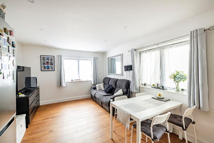 1 Bedroom Flat To Rent In Selsdon Road, South Croydon, CR2