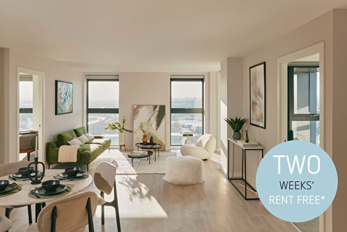 2 Bedroom Flat To Rent In Warroch Path, Glasgow, G3