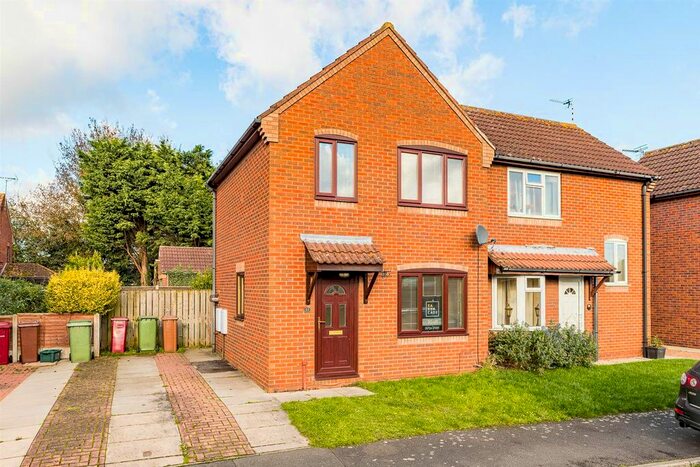 2 Bedroom Semi-Detached House To Rent In Belwood Drive, Belton, Doncaster, DN9