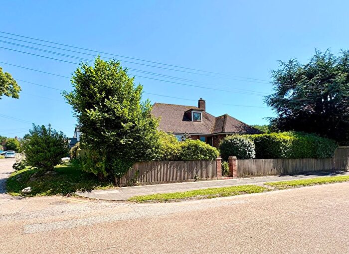 3 Bedroom Bungalow For Sale In Meads Road, Bexhill-On-Sea, TN39