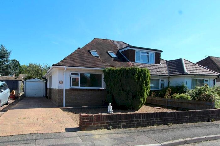 3 Bedroom Property To Rent In Mansfield Road, Hextable, Swanley, BR8