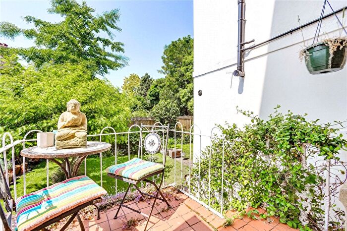 2 Bedroom Flat To Rent In Bolton Road, Chiswick, W4