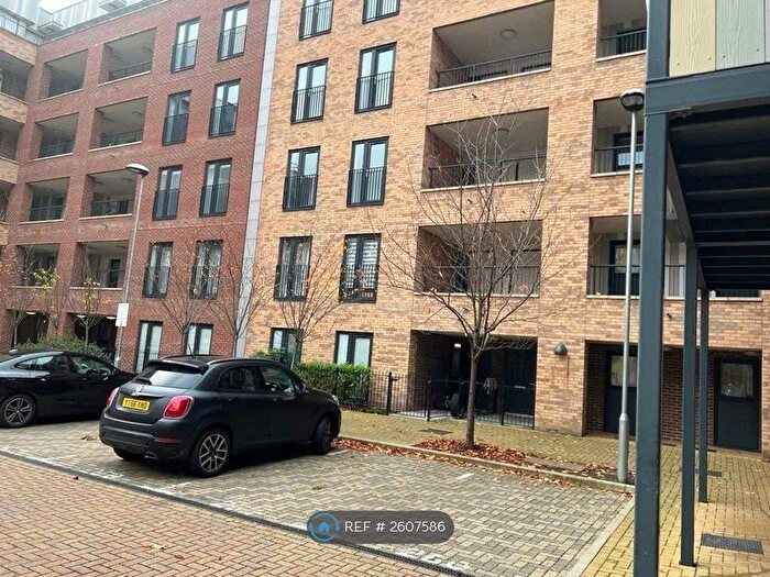 2 Bedroom Flat To Rent In Arc Court, Romford, RM7