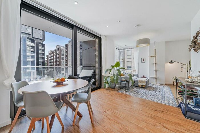 1 Bedroom Flat For Sale In Macclesfield Road, Clerkenwell, EC1V