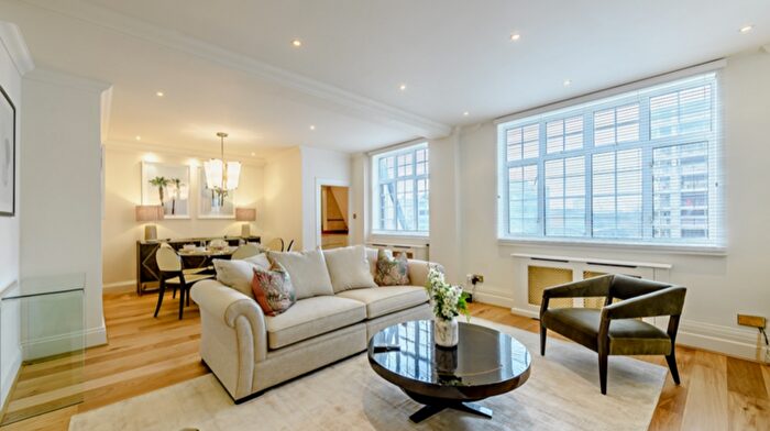 3 Bedroom Flat To Rent In Park Road, London, NW8