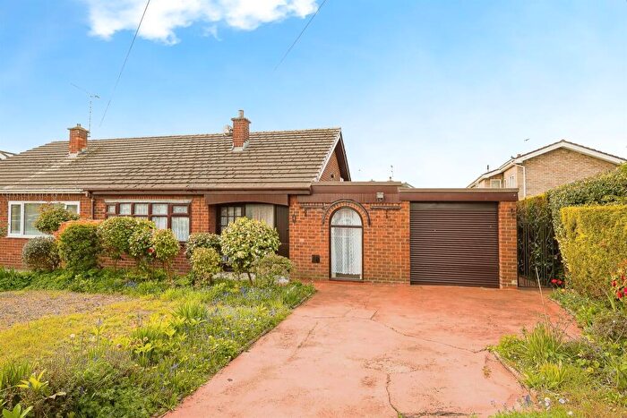 2 Bedroom Semi-Detached Bungalow For Sale In Kennedy Close, Chester, CH2