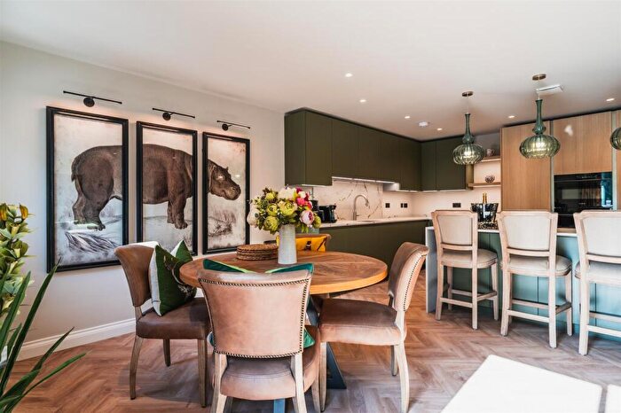 2 Bedroom Apartment For Sale In Apartment Vicarage Gardens, Vicarage Lane, Dore, Sheffield, S17