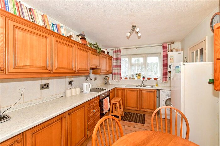 3 Bedroom Link Detached House For Sale In Wilson Grove, Uckfield, East Sussex, TN22