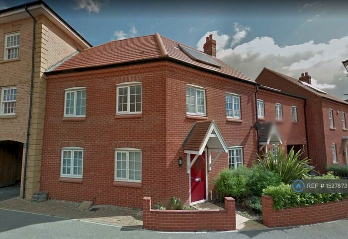 6 Bedroom Terraced House To Rent In Wayland Road, Great Denham, Bedford, MK40