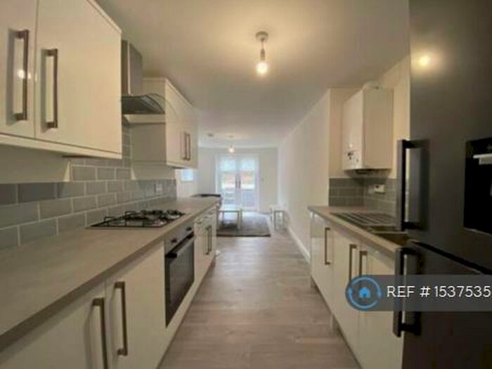 2 Bedroom Flat To Rent In Cathays, Cardiff, CF24