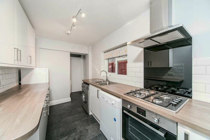 3 Bedroom Terraced House To Rent In Waldeck Street, Reading, RG1