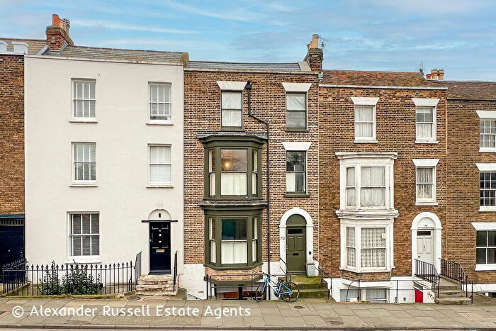 1 Bedroom Flat For Sale In Trinity Square, Margate, CT9