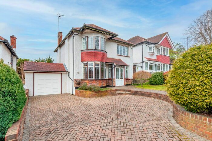 3 Bedroom Detached House To Rent In Southwood Avenue, Coulsdon, CR5