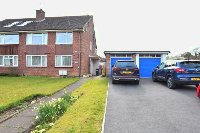 2 Bedroom Maisonette To Rent In Asheridge Road, Chesham, Buckinghamshire, HP5