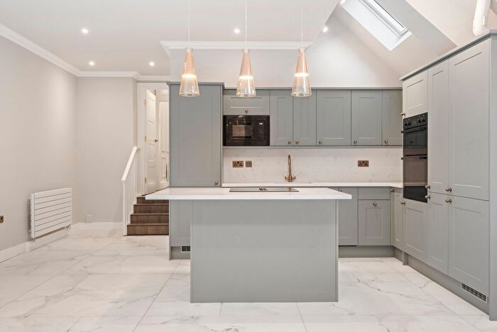 2 Bedroom Flat For Sale In Wardo Avenue, Fulham, SW6