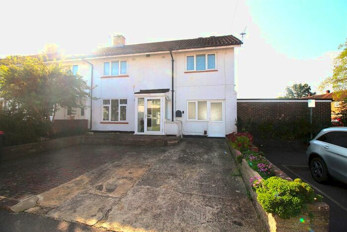 Studio To Rent In Friars Rookery, Crawley, RH10