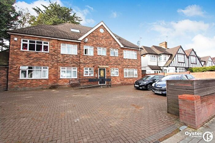 2 Bedroom Flat To Rent In Edgwarebury Lane, Edgware, HA8