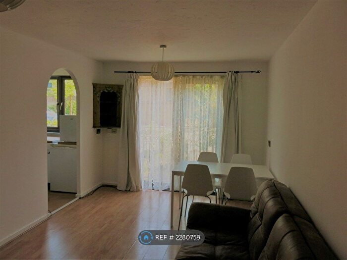 1 Bedroom Flat To Rent In Clapton, London, E5