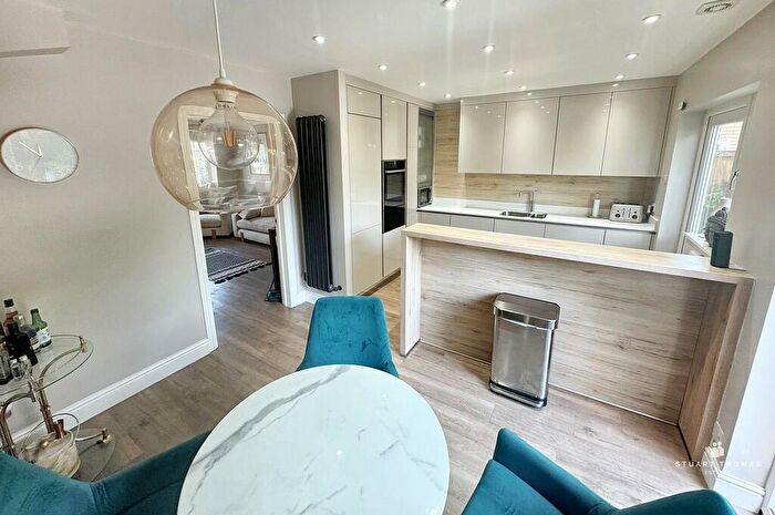 3 Bedroom Terraced House To Rent In Eastfield Road, Noak Bridge, SS15