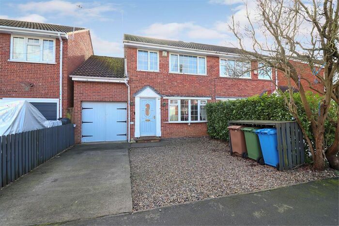 4 Bedroom Property For Sale In Clayfield Close, Pocklington, York, YO42