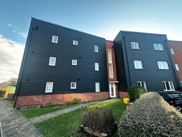 2 Bedroom Apartment To Rent In Hither Fields, Gravesend, DA11